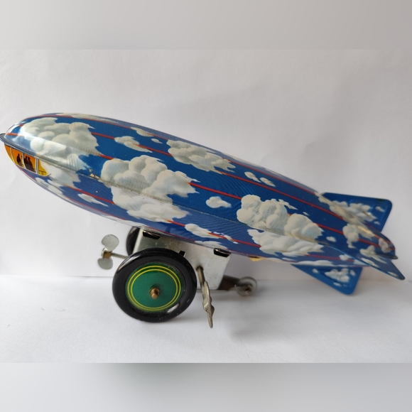 Vintage Schylling Stealth Zeppelin Tin Wind Up Toy - Picture 5 of 11
